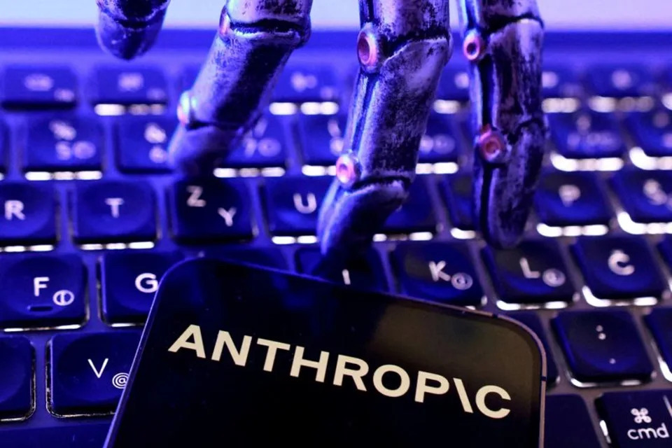 แผนภาพนโยบายการใช้ API ของ Anthropic ก่อนและหลังเคส Alibaba