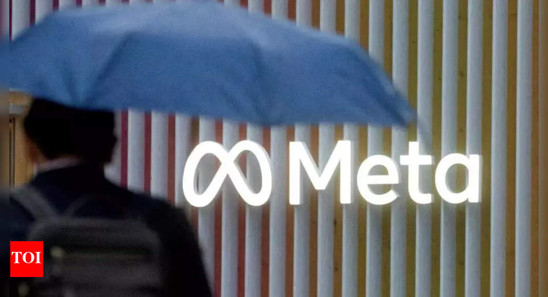 ป้ายโลโก้ Meta ที่สำนักงาน หลังบริษัทปรับเงื่อนไขการใช้งานเกี่ยวกับการเก็บเนื้อหาเว็บไซต์