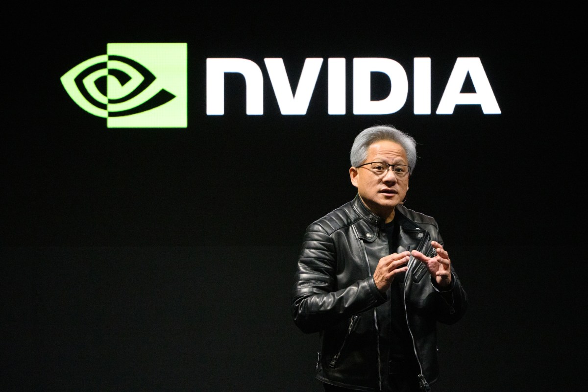 Jensen Huang แถลงข่าวเปิดตัวความร่วมมือของ Nvidia บนเวที