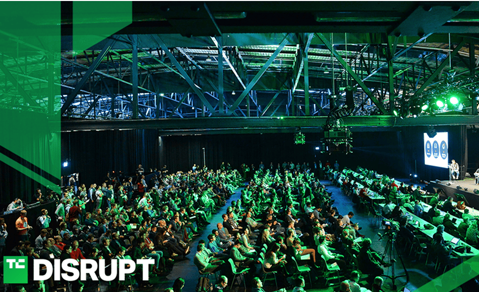 เวทีเสวนาที่ TechCrunch Disrupt พูดคุยเรื่องสตาร์ตอัป AI ที่ต้องแข่งกับฟีเจอร์ใหม่ของแพลตฟอร์มยักษ์ใหญ่